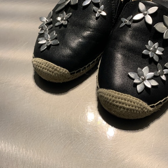 Michael Kors Black & Silver Floral Espadrille Size 8 1/2 - Picture 6 of 11